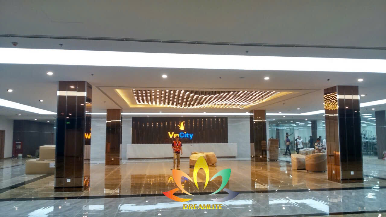 Trần xuyên sáng trắng